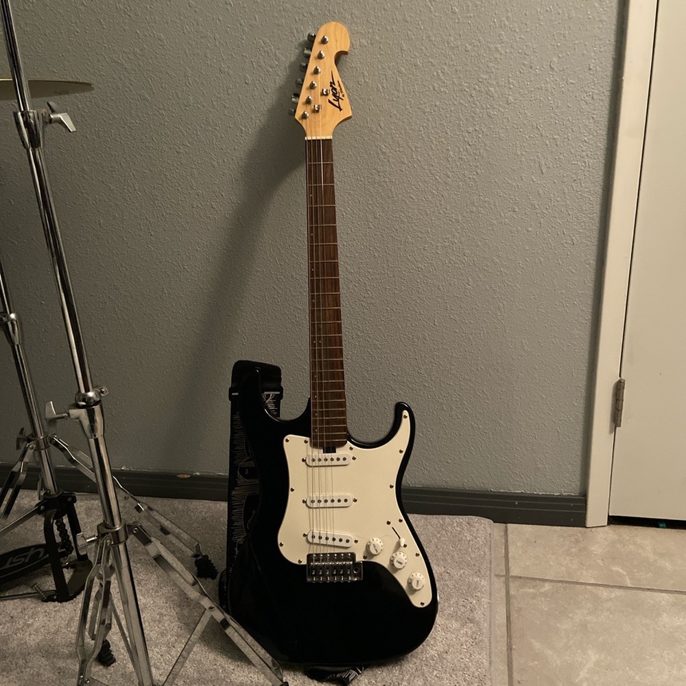 Lyon Washburn Electric Guitar